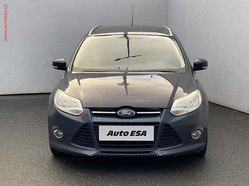 Ford Focus (2012) 1.6TDCi, ČR, AC, tempo - fotka 2 z 16