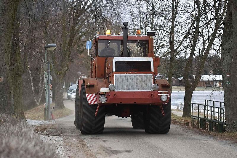 Táta, brácha a já, jedeme v tom spolu. V Suchém pořádali v pondělí vánoční jízdu traktorů.
