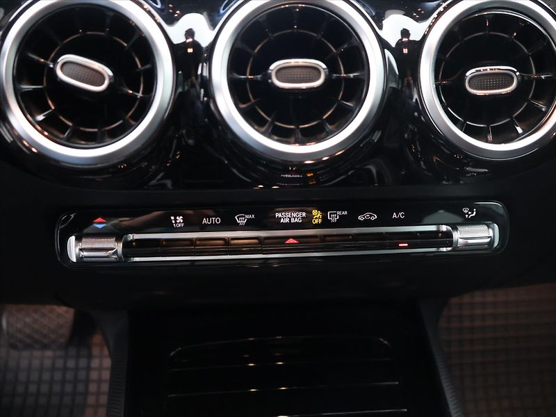 Mercedes-Benz Třídy B 1,5 180d 85kW Aut. Led Navi CZ - fotka 26 z 36