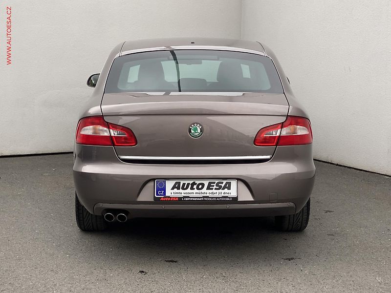 Škoda Superb (2012) 2.0 TDi, Ambition - fotka 5 z 17