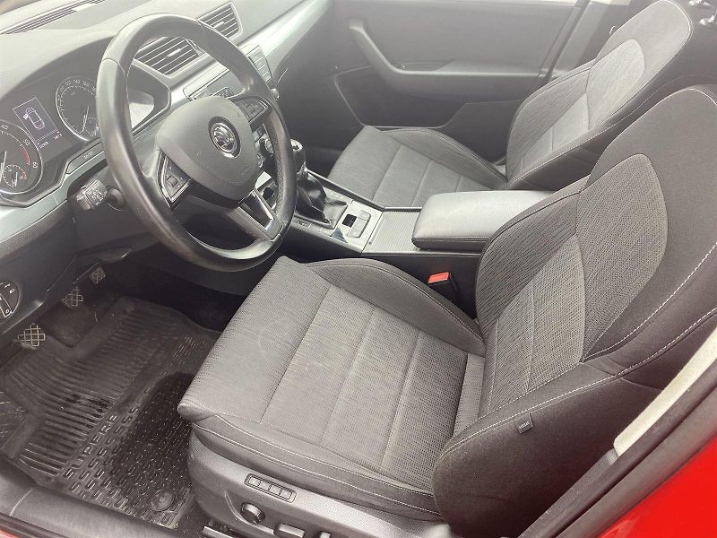 Škoda Superb (2016) Combi 2.0 TDI Ambition - fotka 7 z 31