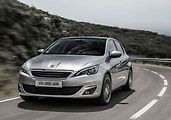 Také Peugeot 308 umí sto kilometrů ujet za 3,4 litru. I s dieselem je poměrně levný - přijde na 389 000 Kč