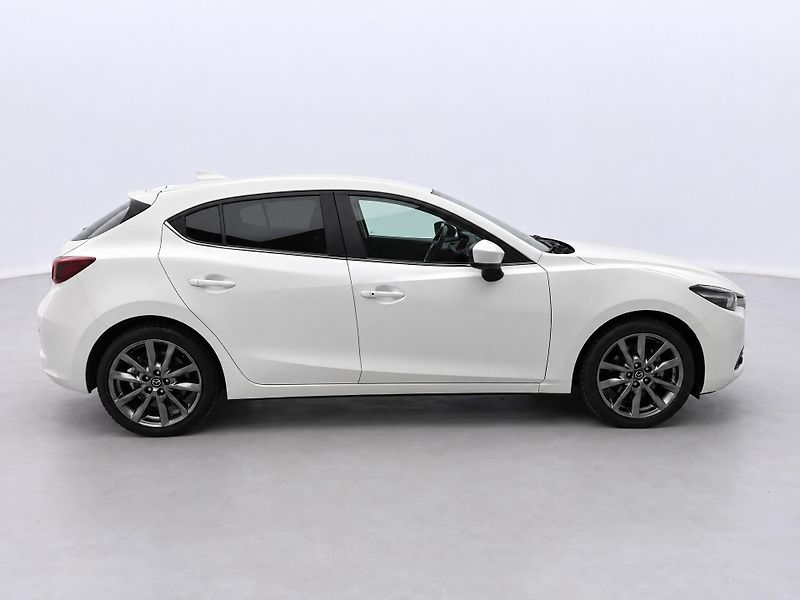 Mazda 3 2,0 Skyactiv-G 88kW Aut. Revol - fotka 8 z 30