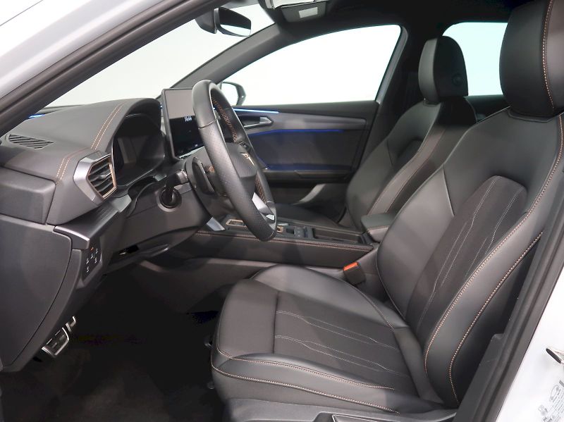 Cupra Leon (2025) ST 1.5 eTSI 110KW DSG - fotka 13 z 43