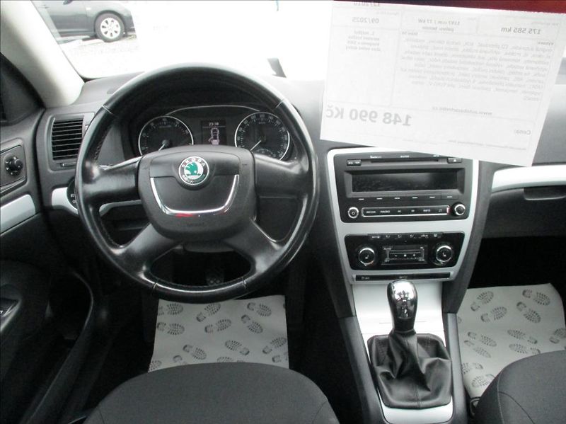 Škoda Octavia 1,2 TSI, digiklima,servis,tažn - fotka 17 z 40