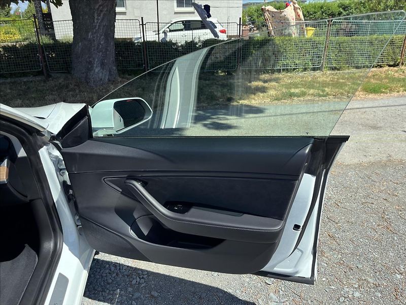 Tesla Model 3 LR AWD 366 kW  Záruka,TZ - fotka 26 z 47