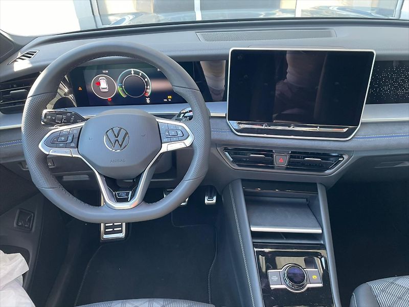 Volkswagen Tayron (2025) 1,5 TSI 150kW eHybrid  R-Line - fotka 15 z 18