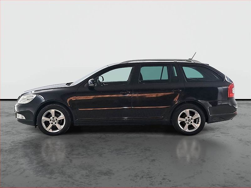 Škoda Octavia (2011) 1.6 TDI, Navi, Xenony - fotka 3 z 20