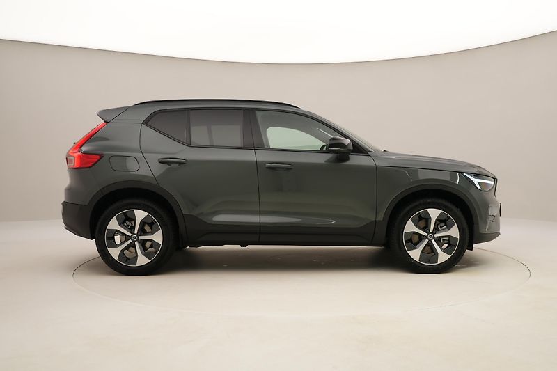 Volvo XC40 (2026) B3 AUT DARK ULTRA  - fotka 13 z 64