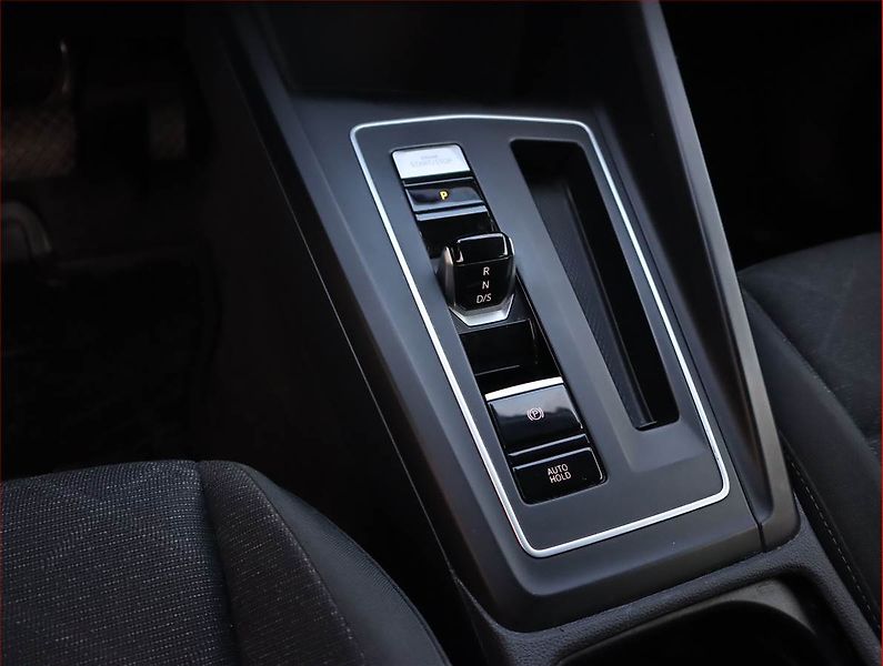 Volkswagen Golf (2022) Life 2.0 TDI, Automat - fotka 13 z 22