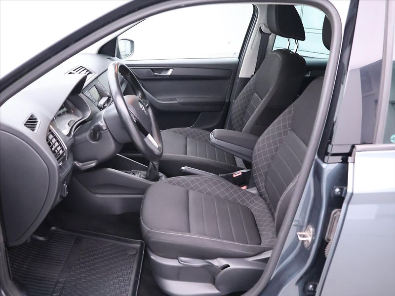 Škoda Fabia 1,2 TSI CZ Style Aut.Klima - fotka 10 z 26