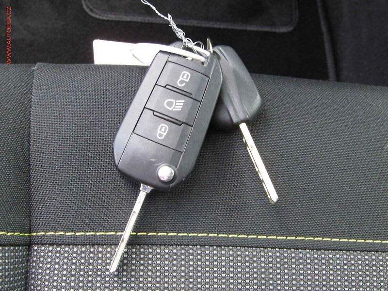 Citroën C3 (2023) 1.2 PT, Feel - fotka 18 z 18