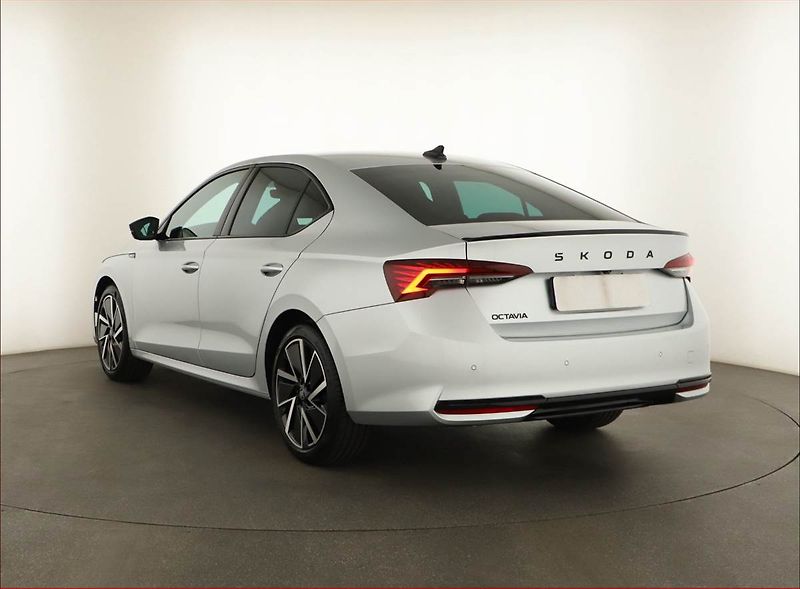 Škoda Octavia (2025) 1.5 eTSI mHEV, SPORTLINE - fotka 4 z 15