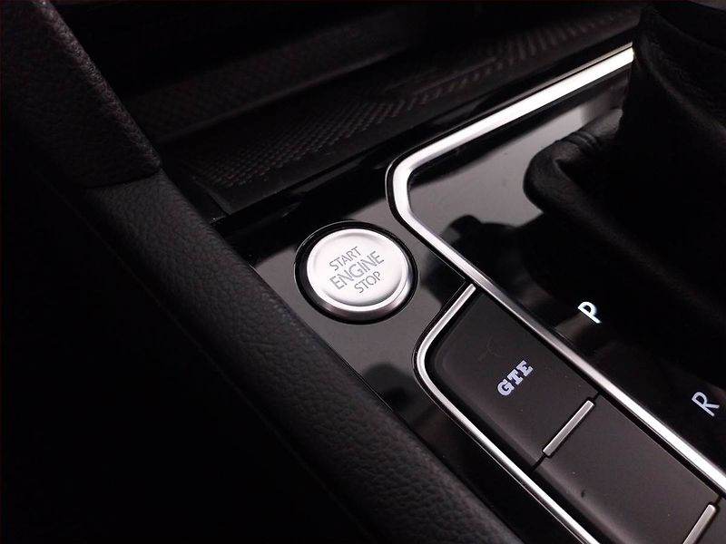 Volkswagen Passat (2020) 1.4 GTE - fotka 20 z 24