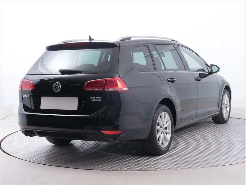 Volkswagen Golf (2015) Comfortline 2.0 TDI - fotka 5 z 21