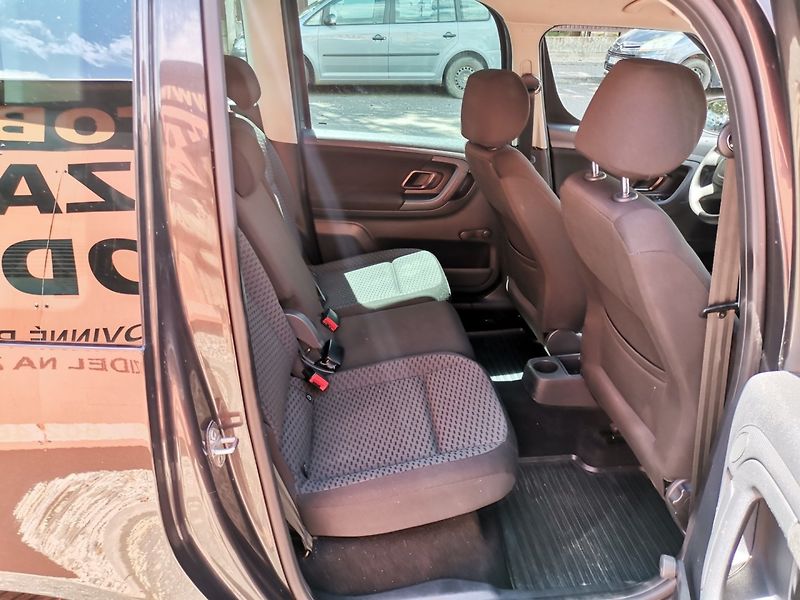 Škoda Roomster (2011) 1.2TSi 63kw STYLE PDC - fotka 19 z 28