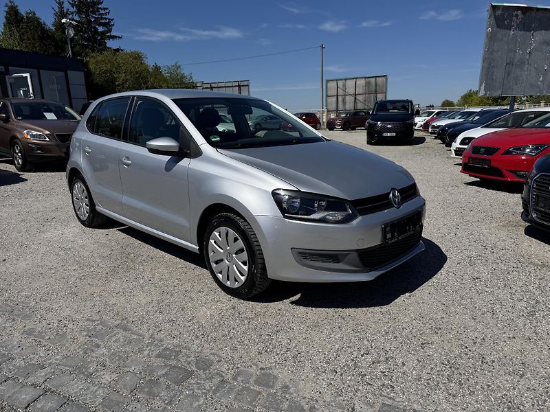 Volkswagen Polo (2010) 1.4 16v DSG 63kw  75000km 1.M. - fotka 11 z 26