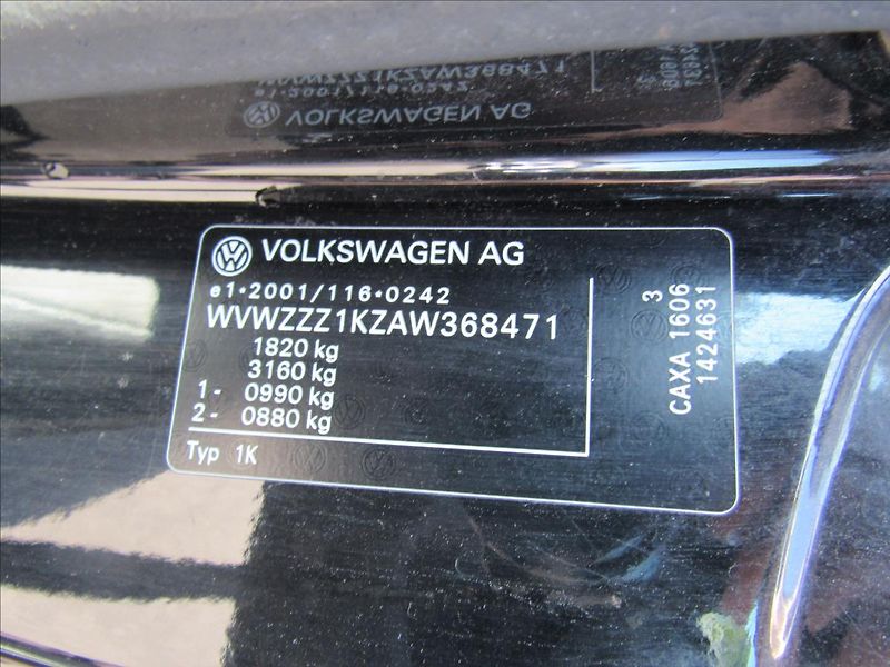 Volkswagen Golf 1,4 TSi 90kW Team - fotka 23 z 24
