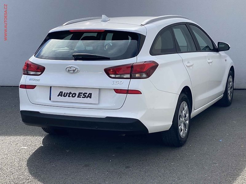 Hyundai i30 (2021) 1.6 CRDi, 1.maj,ČR, Smart - fotka 4 z 17