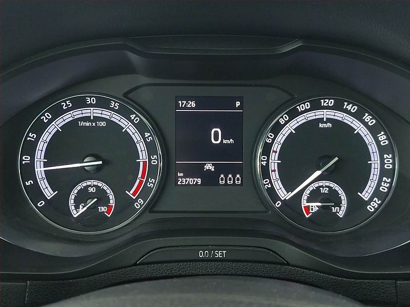 Škoda Karoq (2019) Ambition 1.6 TDI, Automat - fotka 11 z 19