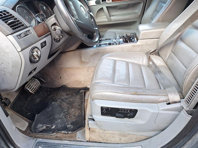 Volkswagen Touareg (2004) 5.0 230 kw motor K.O. - fotka 8 z 18