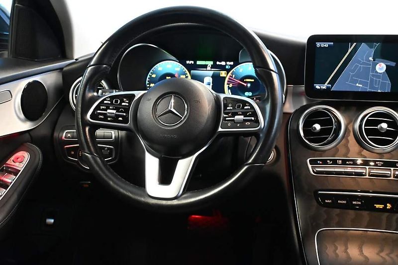 Mercedes-Benz Třídy C (2021) 2.0 300 DE 9G-TRONIC AVANTGARD - fotka 13 z 33
