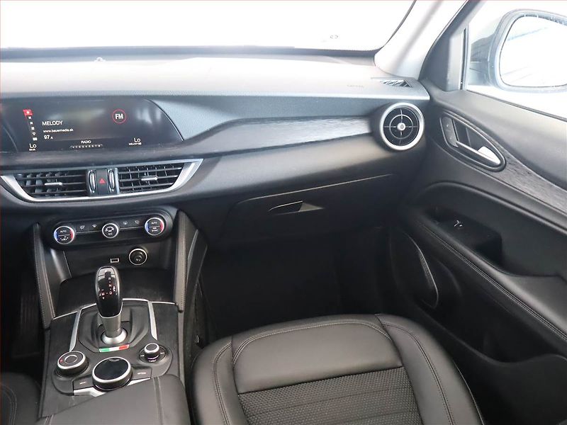 Alfa Romeo Stelvio (2019) 2.2 Diesel, Automat, Kůže - fotka 8 z 23