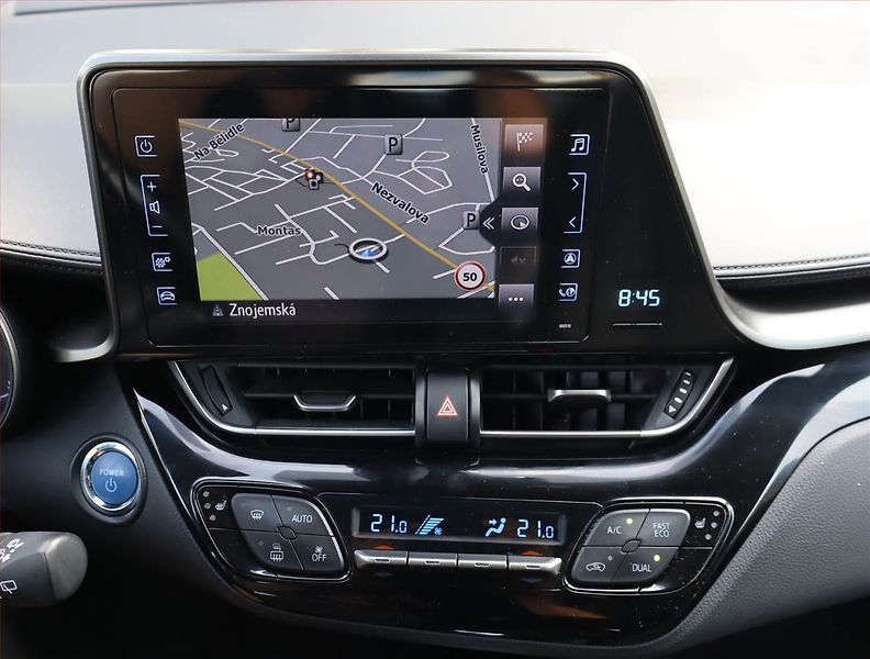 Toyota C-HR (2018) 1.8 Hybrid - fotka 16 z 24