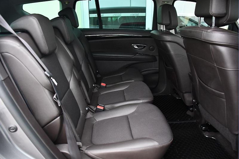 Renault Espace 1.6dCi 118kW - fotka 21 z 38