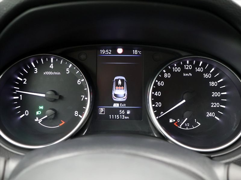 Nissan Qashqai 1,3 DIG-T 116kW DCT Shiro - fotka 15 z 33