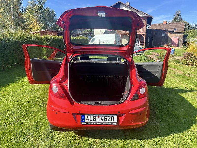 Opel Corsa 1,0 48KW,KLIMA,77TKM,1MAJITEL - fotka 22 z 34