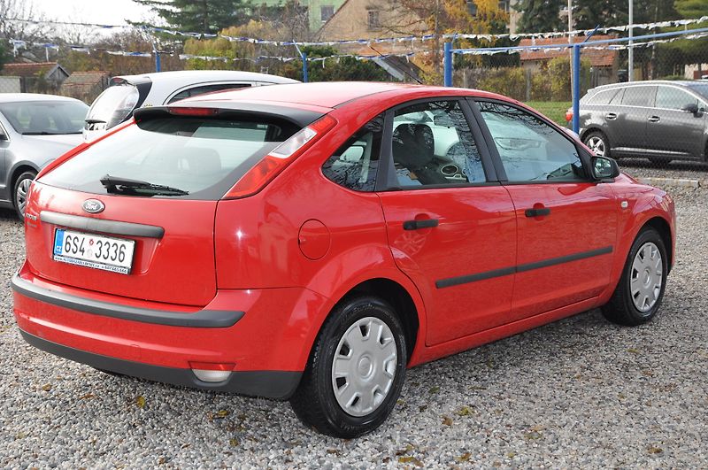 Ford Focus 1.4i 59kW - fotka 3 z 12