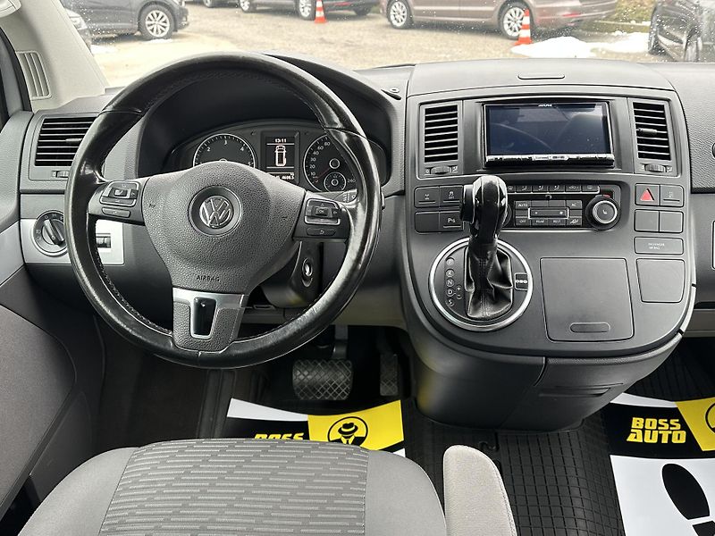 Volkswagen Multivan (2010) Volkswagen Multivan 2010 - fotka 12 z 17