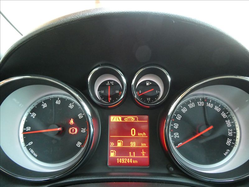 Opel Astra 1,4 i 88kW klima, serviska - fotka 33 z 44