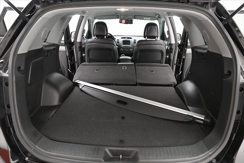 Kia Sorento 2,2 CRDI 145 kW AT 4x4 Navigac - fotka 11 z 30