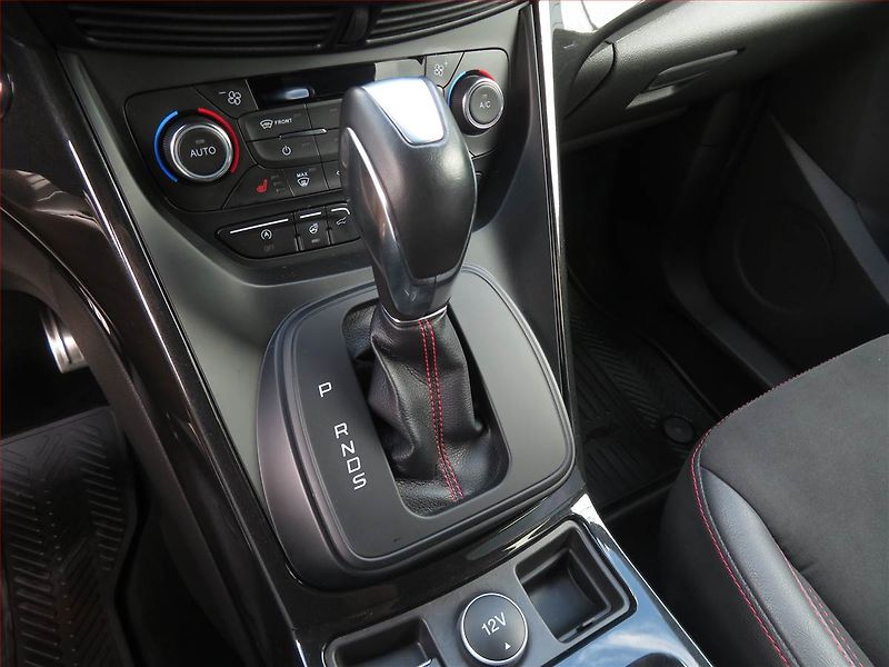 Ford Kuga (2018) ST-Line 1.5 EcoBoost, 4X4 - fotka 13 z 17