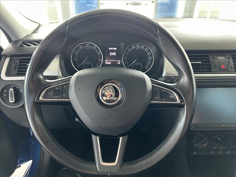 Škoda Rapid 1,0   TSI 81kW,SERVISKA,TAŽNÉ - fotka 11 z 23