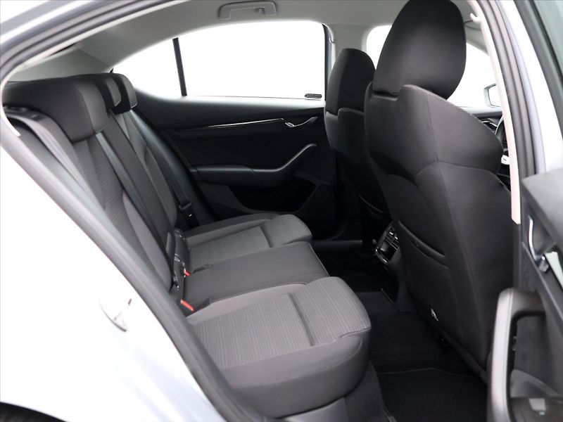 Škoda Octavia 2.0 TDI 85kW CZ Ambition 2.maj - fotka 12 z 35