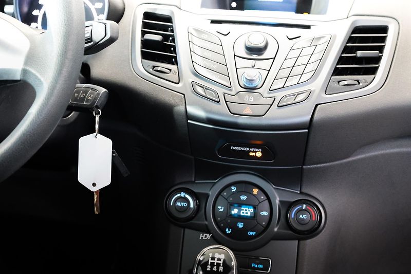 Ford Fiesta (2013) 1.0 59kW Digi Klima 33000KM - fotka 14 z 18