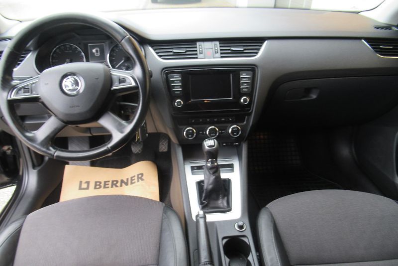 Škoda Octavia 2.0 TDi AUT. KLIMA SADA KOL - fotka 10 z 21