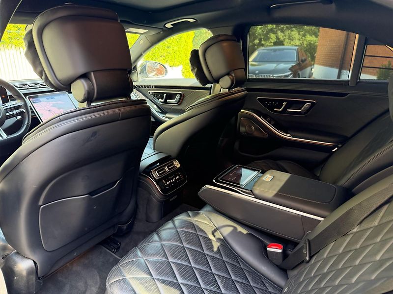 Mercedes-Benz Třídy S S400d-4M-AMG-3D-R21-ČR - fotka 29 z 36