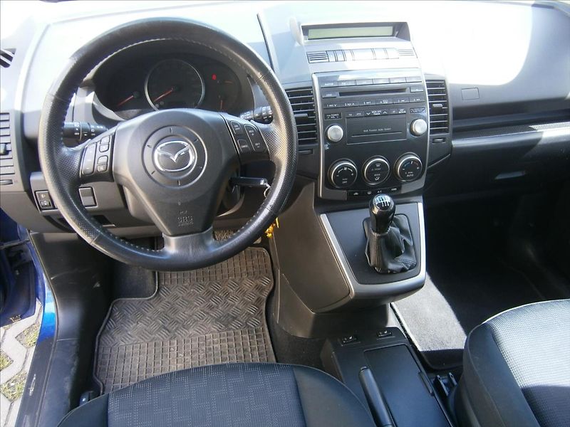 Mazda 5 2,0 D 81 KW - fotka 9 z 12
