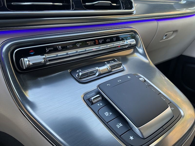 Mercedes-Benz Třídy V 300D 4MATIC EXCLUSIVE - fotka 10 z 11