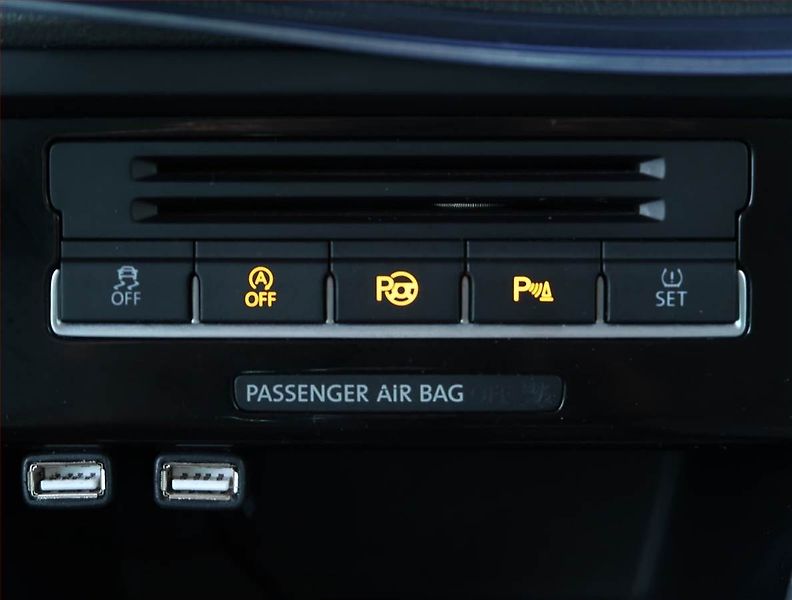 Volkswagen Sharan (2011) 2.0 TDI, 4X4, Serv.kniha - fotka 19 z 20