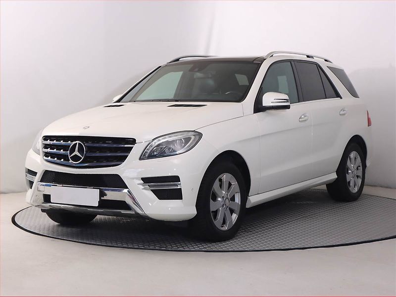 Mercedes-Benz Třídy M (2013) ML 350 BlueTEC, 4X4, Automat - fotka 2 z 19
