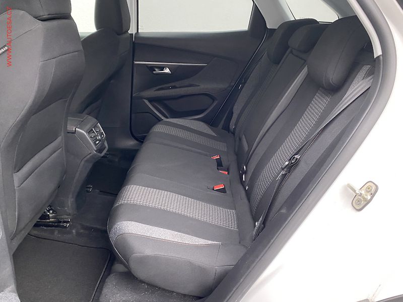 Peugeot 3008 (2018) 1.5 HDi, Active, AT, navi - fotka 10 z 17