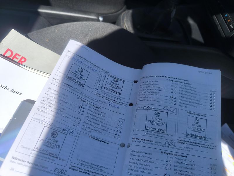 Volkswagen Golf (2001) KRÁSNÝ,145TKM,1MAJ89LET,SERVIS - fotka 14 z 25