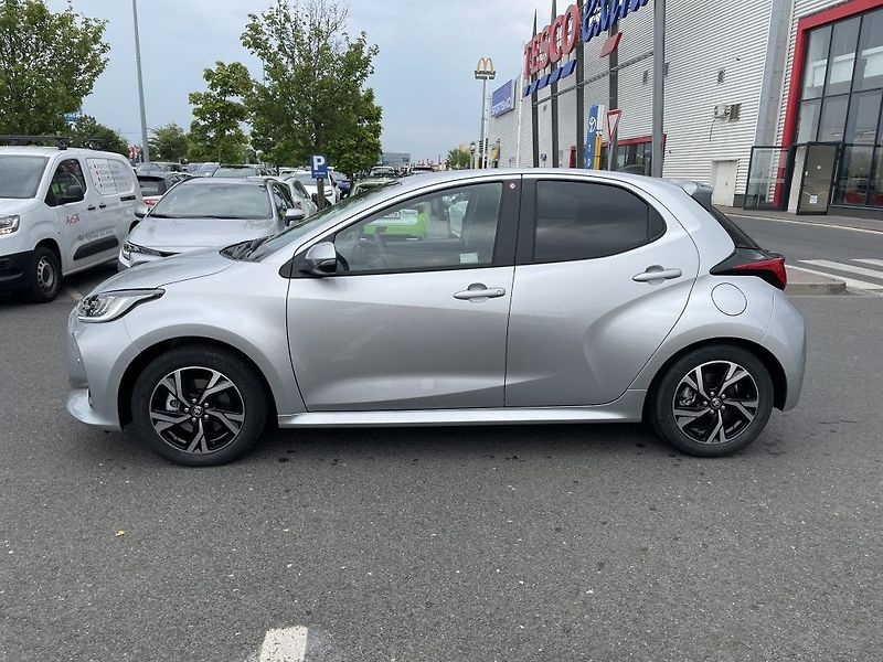 Toyota Yaris 1.5 Hybrid Style ODBĚR IHNED - fotka 8 z 27