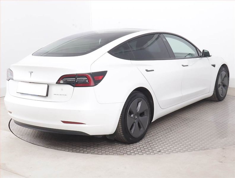 Tesla Model 3 (2021) Long Range 4WD 79kWh, SoH 85% - fotka 5 z 23