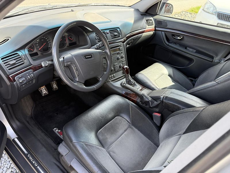 Volvo S80 2.4T ZACHOVALY SERVISOVANY VUZ - fotka 8 z 12
